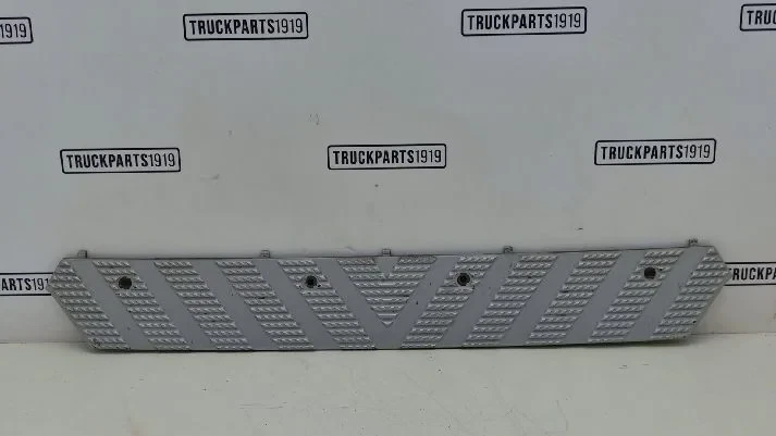 Mercedes-Benz - Body & Chassis Parts Treeplank bumper MB MP4 imagem 1