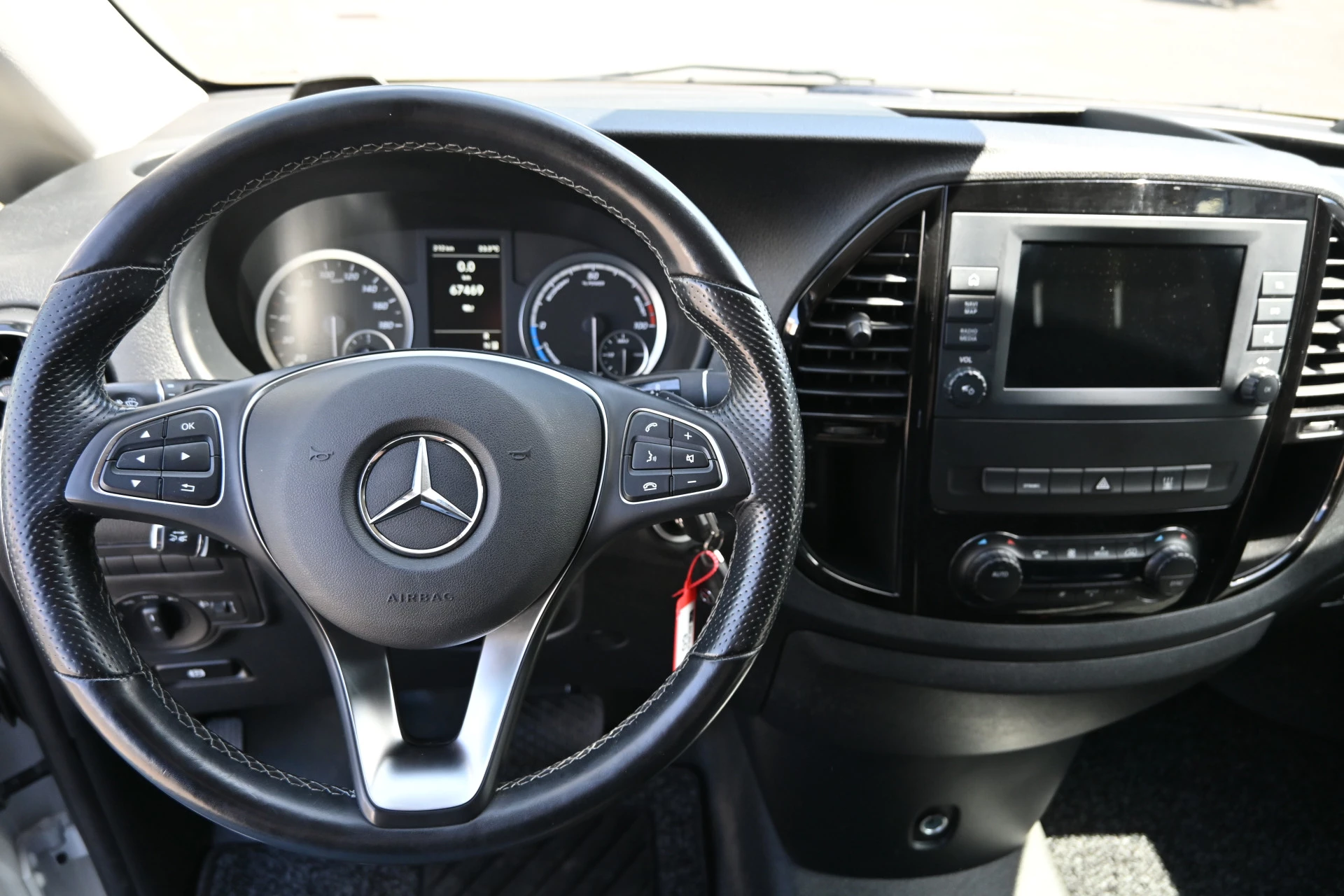 Mercedes-Benz eVito 2022 - 112 L2 66 kWh Bild 12