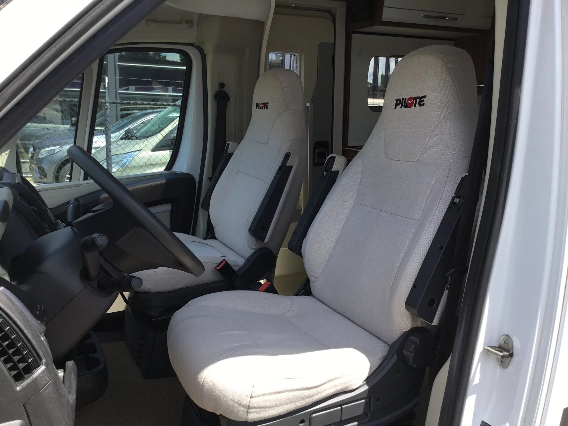 Pilote P650GJ 2019 - 2x airco enkele bedden afbeelding 8