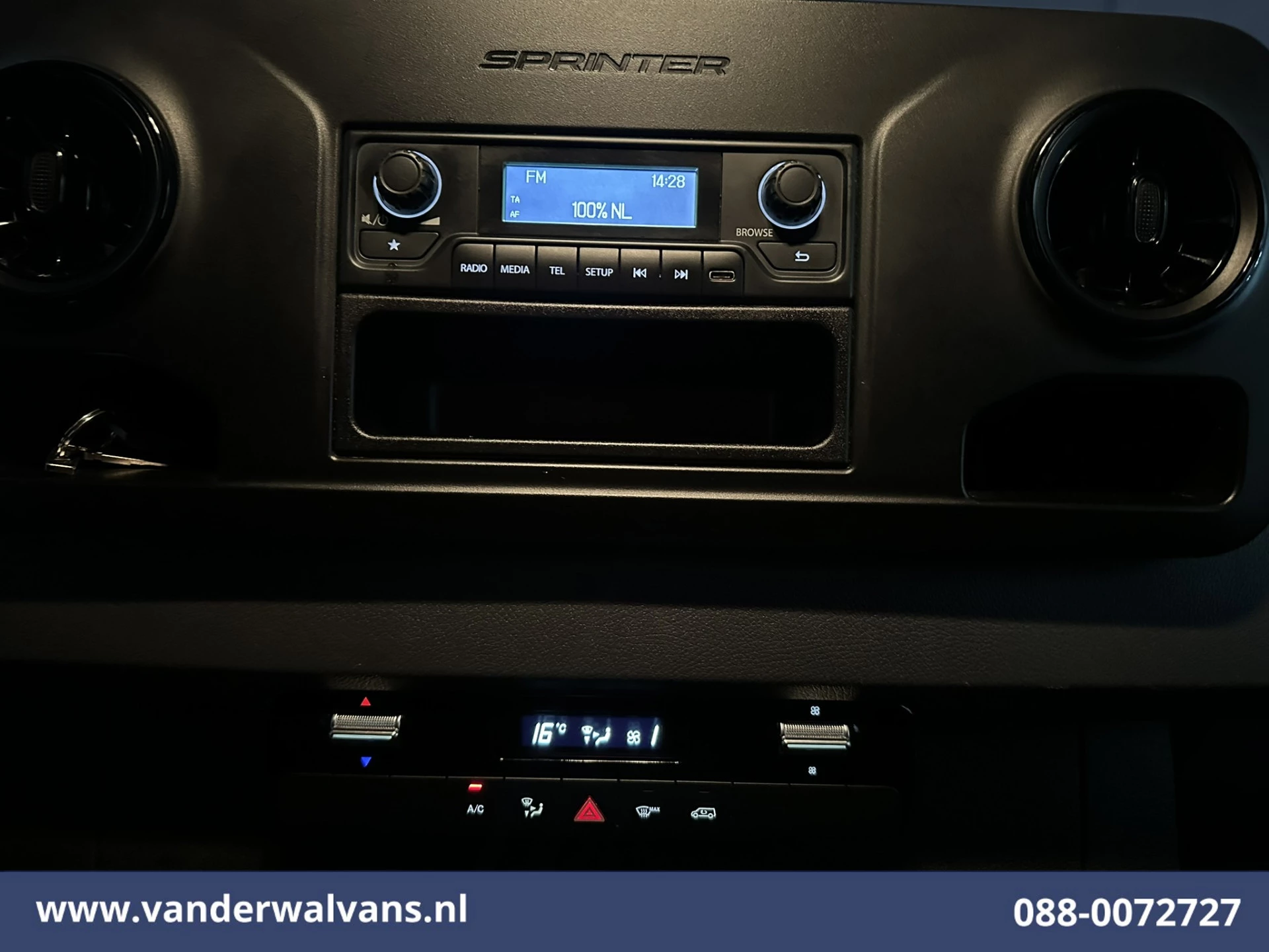 Mercedes-Benz Sprinter 2023 - 211 CDI L2H2 Euro6 Airco | Camera | Trekhaak image 13