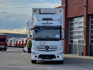 Mercedes-Benz Actros 2018 - 2646 6x2 - Isolated box with sidedoors - Zepro Loadlift - Full air obrazek 2