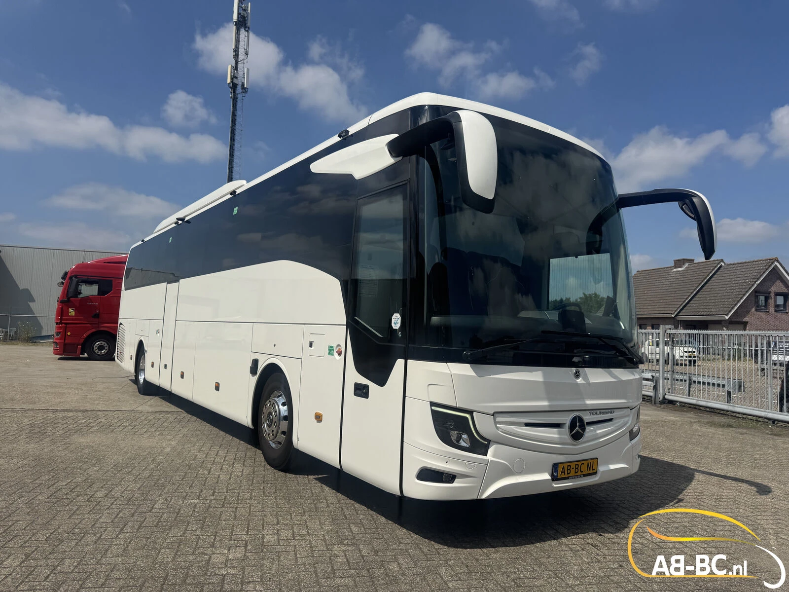 Mercedes-Benz Tourismo RHD 2023 afbeelding 1