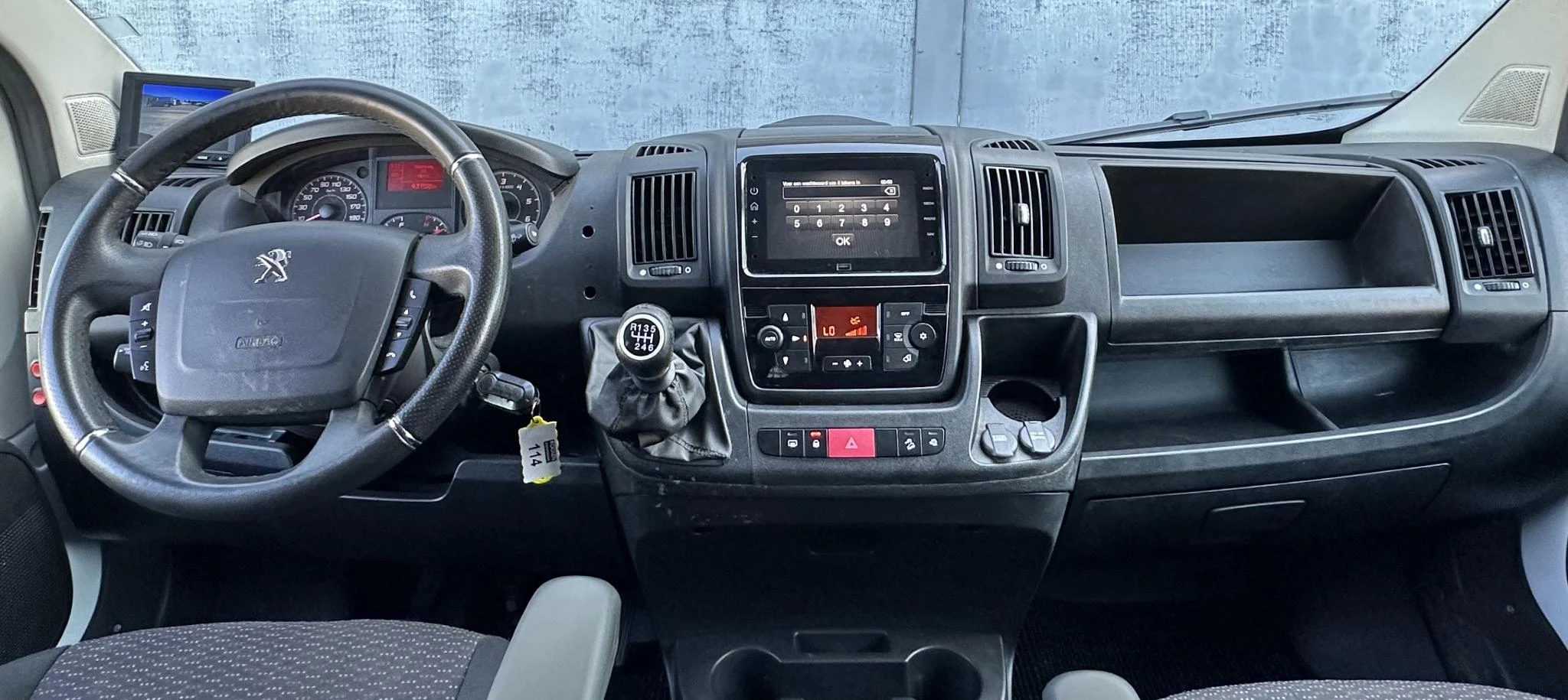 Peugeot Boxer 2023 - Open laadbak 2.2 165PK L4 DC Dubbele cabine zdjęcie 2