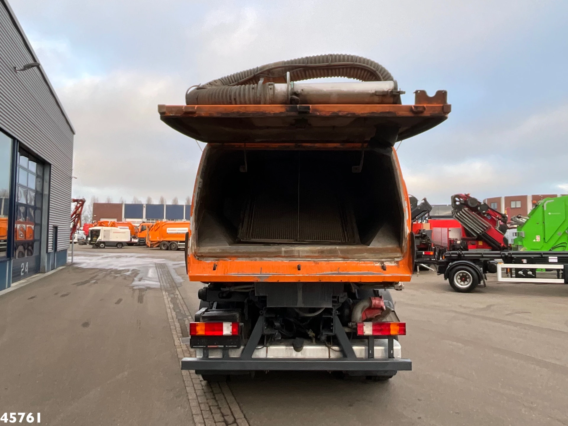 Mercedes-Benz Actros 2009 - 1829 4x4 Bucher Cityfant 60 Links en rechts vegend imagem 10