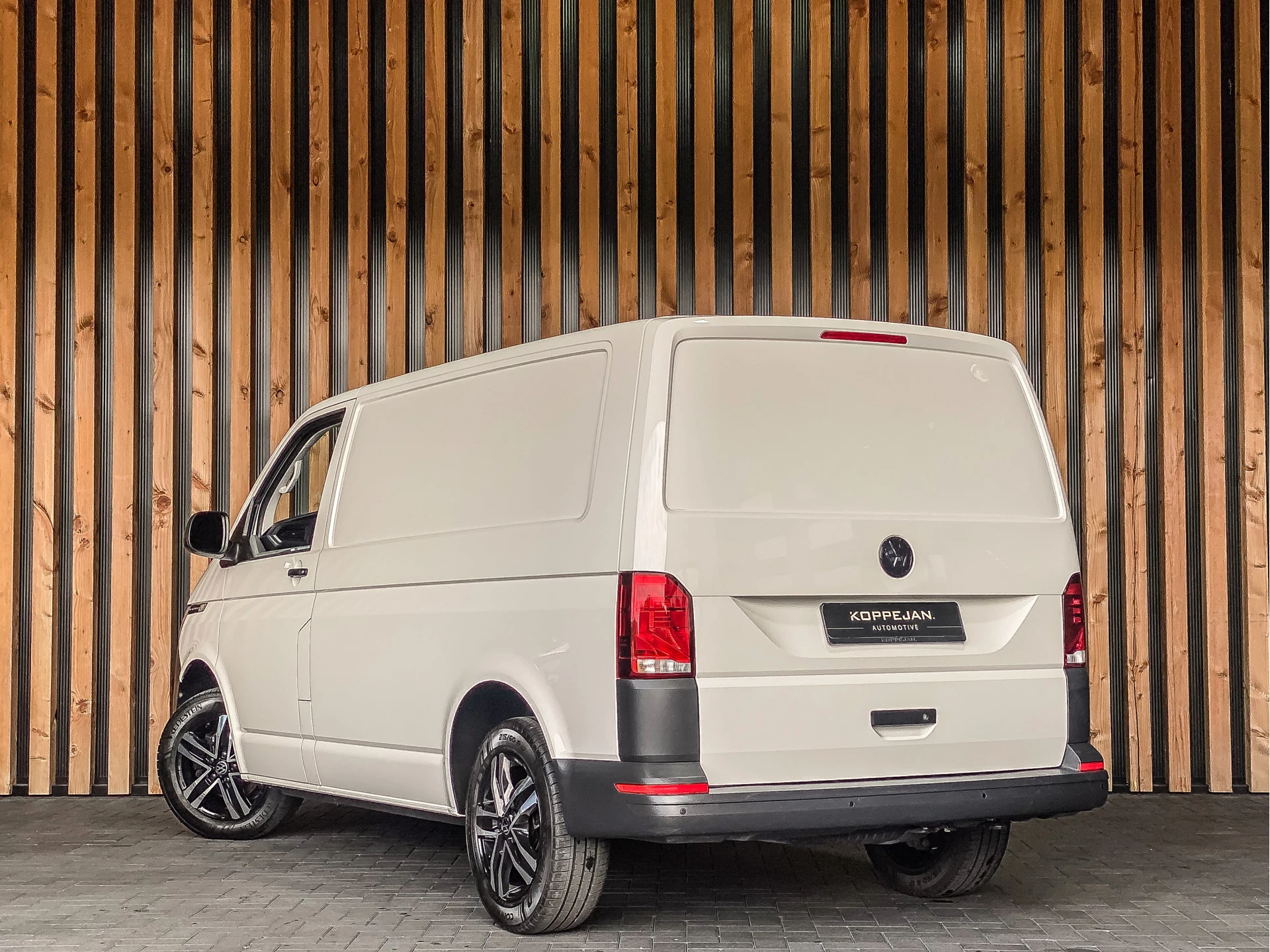 Volkswagen Transporter 2020 - 2.0 TDI 110PK Bestelwagen L1H1 afbeelding 16