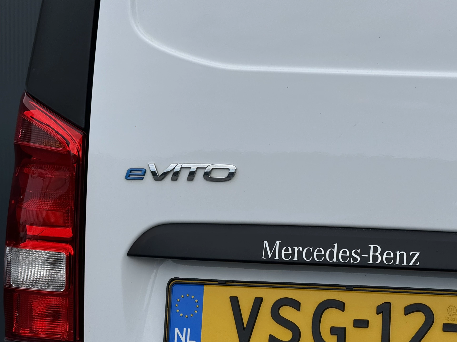 Mercedes-Benz eVito 2023 - 66 kWh / FULL ELECTRIC / SOH 93% / L2H1 / AUTOMAAT / BOTT INRICHTING / 1e EIG. / CAMERA / 3-ZITS / CRUISE Bild 23