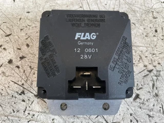 Diverse N/A - 12 0601 FLAG REGELAAR 28V-4 PIN (NIEUW) image 3