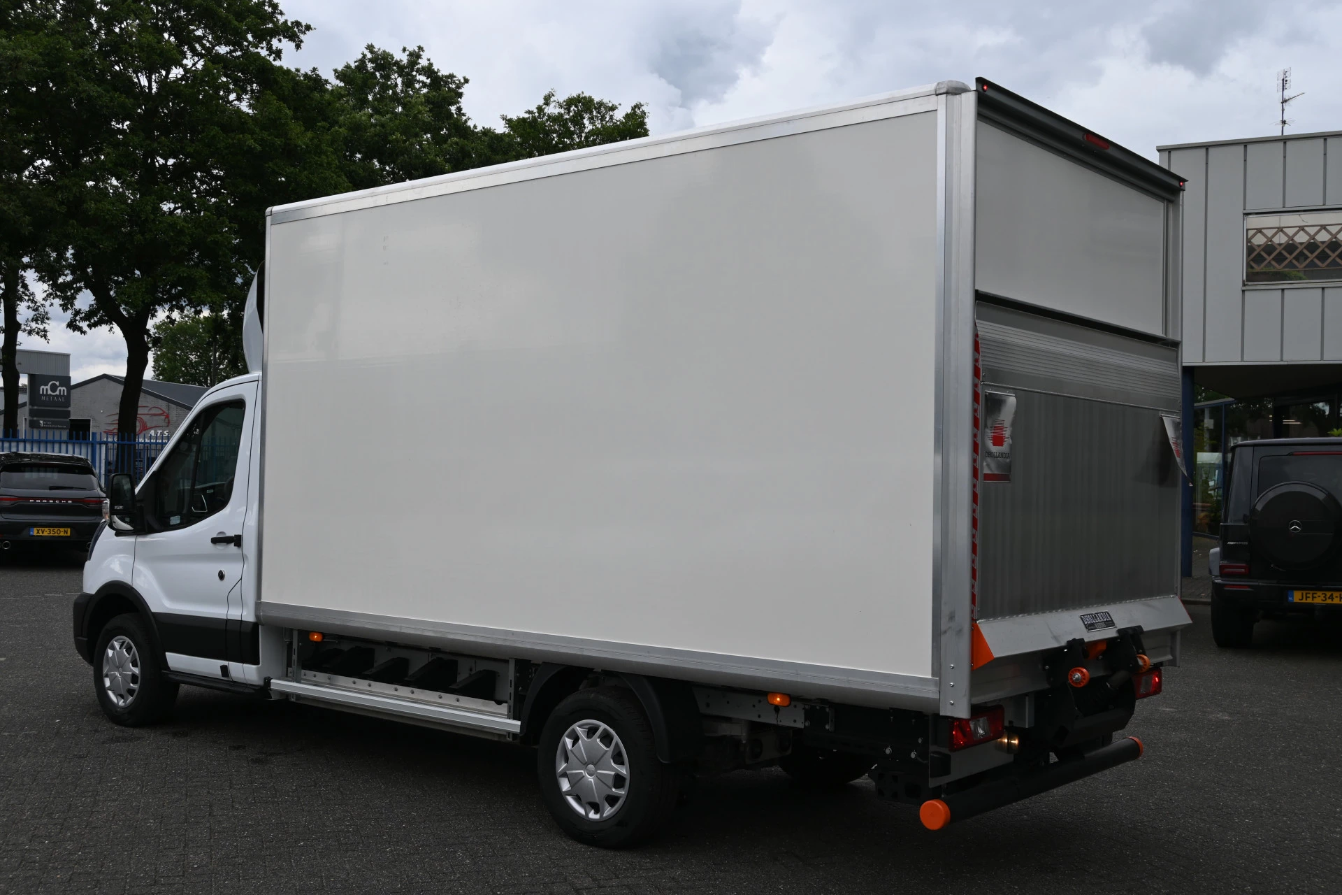 Ford E-Transit 2025 - 68kWh 390L Trend Bakwagen met Dhollandia laadklep imagem 14