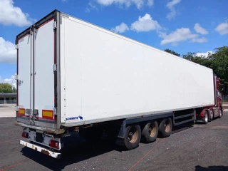 Schmitz Cargobull Schmitz Cargobull PRICES FROM €6950 TO €8950 2012 - N/A image 3