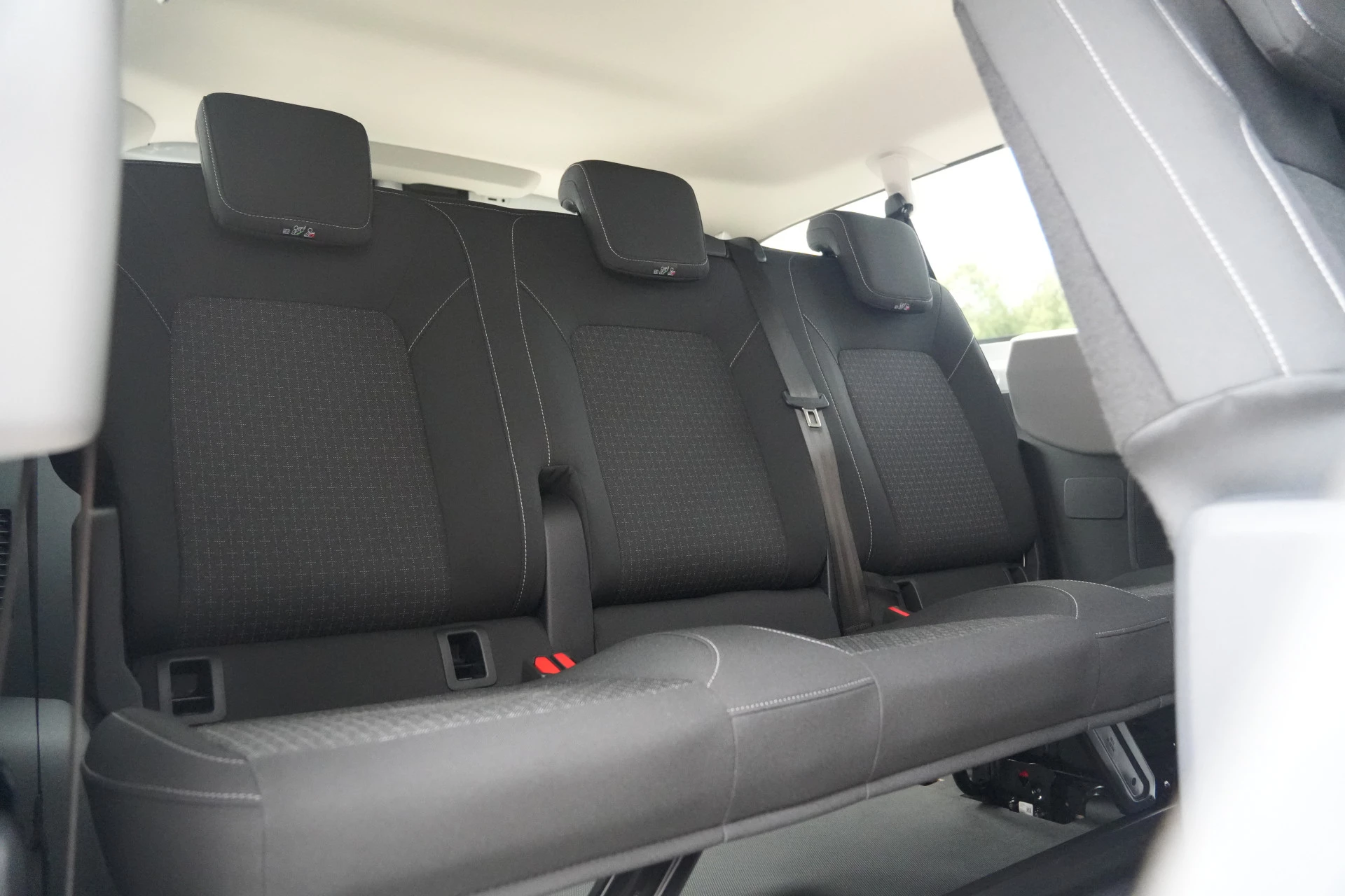Ford Transit Custom 2026 - 340 2.5 PHEV L2H1 Kombi Trend 9 zits - Carplay - Camera - Navigatie - Airco achterin - Cuise - Rijklaar afbeelding 11