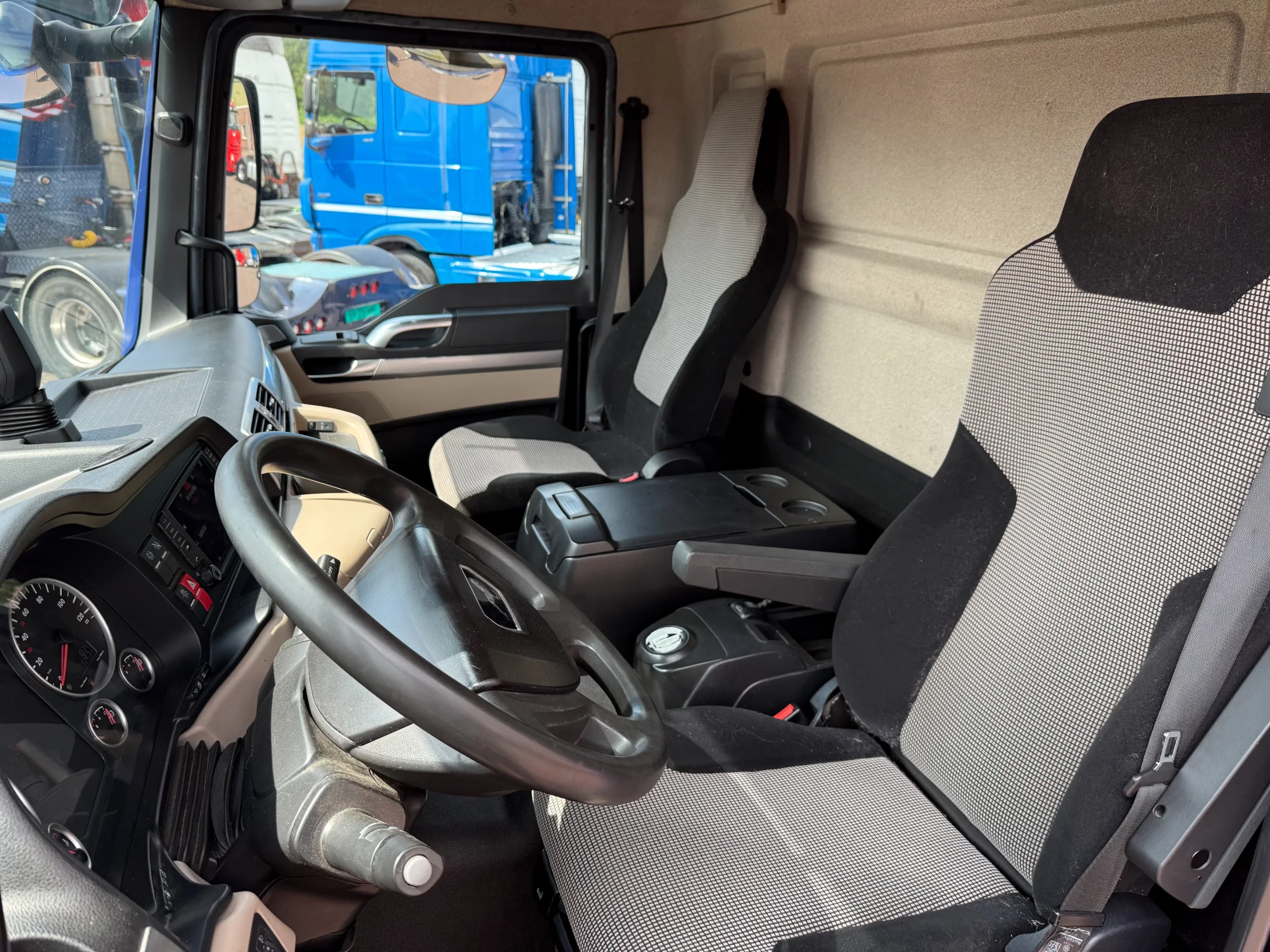 MAN TGM 2017 - TGM 12.250 4X2 BL bakwagen met 2 Tons klep afbeelding 5