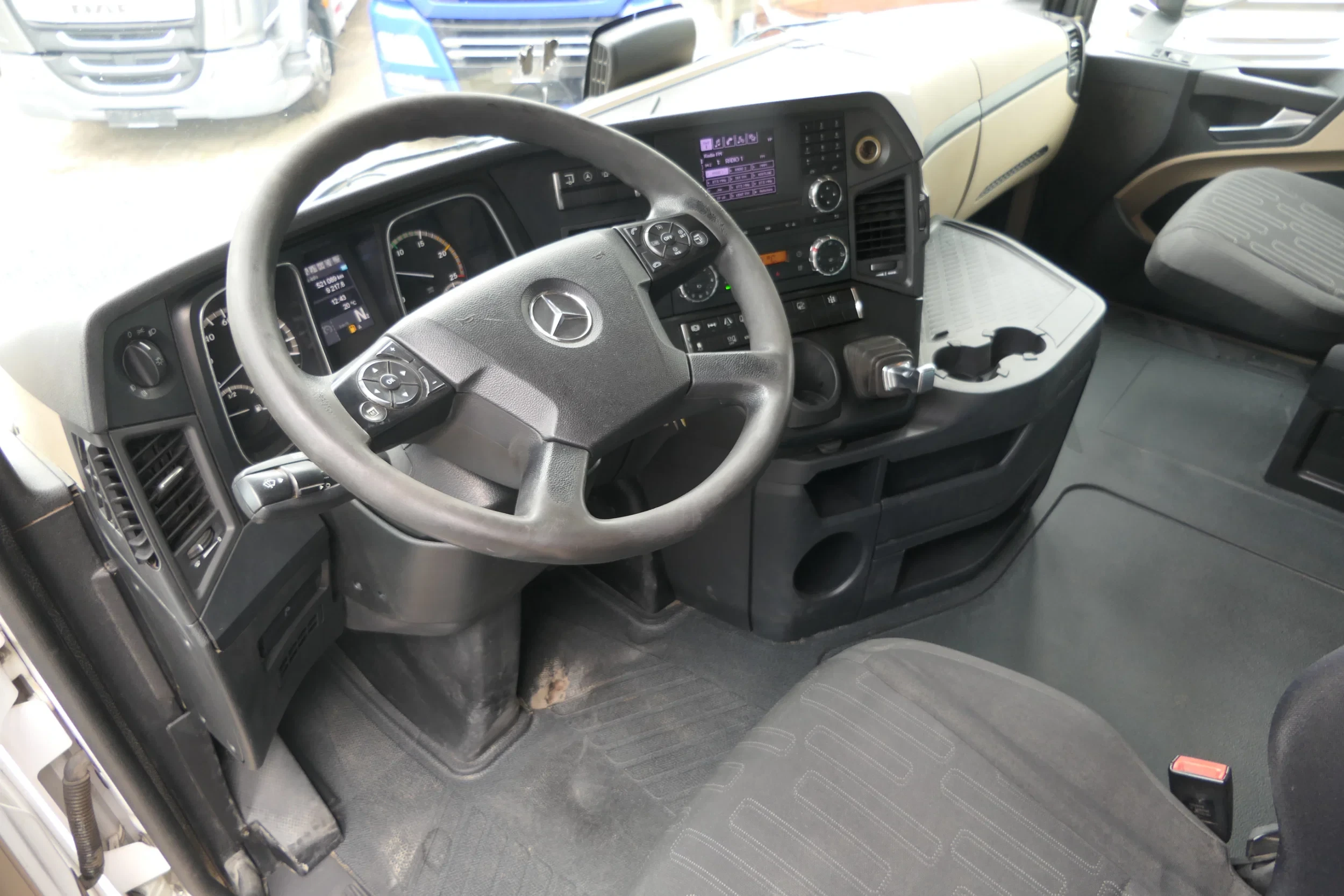 Mercedes-Benz Actros 2019 - 1945 | Hydraulic | Retarder | 521089Km | 2019 | Smart Tacho 2 | Stand Klima | Euro6 | TUV/MOT/APK 02-2027 | Belgium Truck afbeelding 25