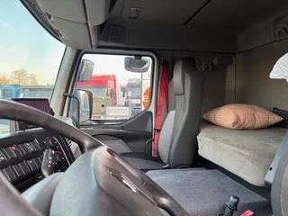 Renault 19 2014 - D D320 SLEEPERCAB 4x2 LAMBERET / THERMOKING (EURO 6 / RETARDER / AUTOMATIC GEARBOX / AIRCONDITIONING) obrazek 14