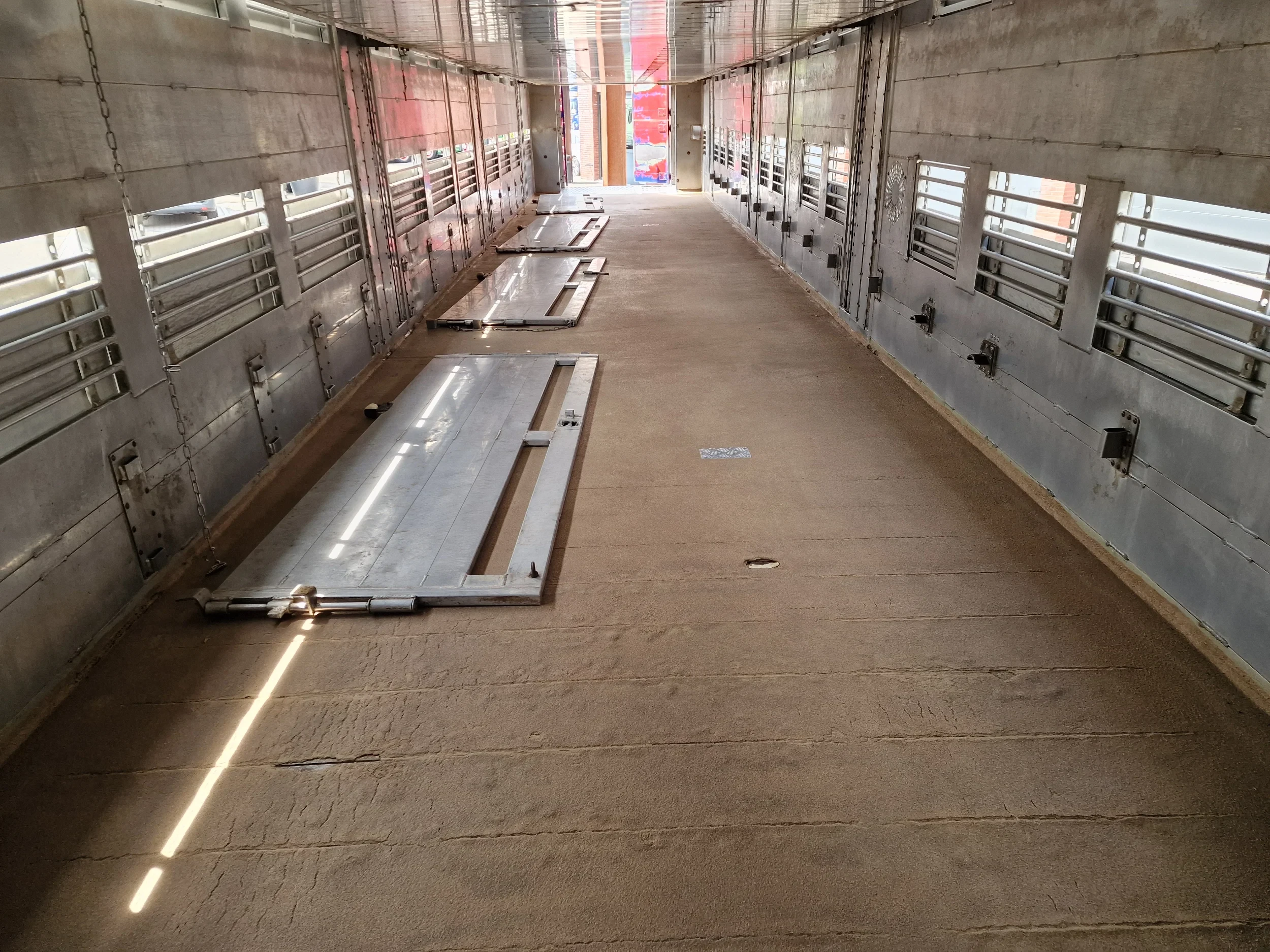Finkl 2006 - 3 deck - lift- water - vans - steering axle afbeelding 31