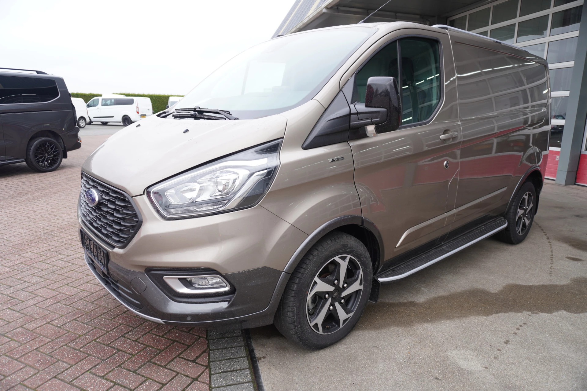 Ford Transit Custom 2023 - 300S 2.0 TDCI 130PK L1H1 Limited Active edition obrázek 9