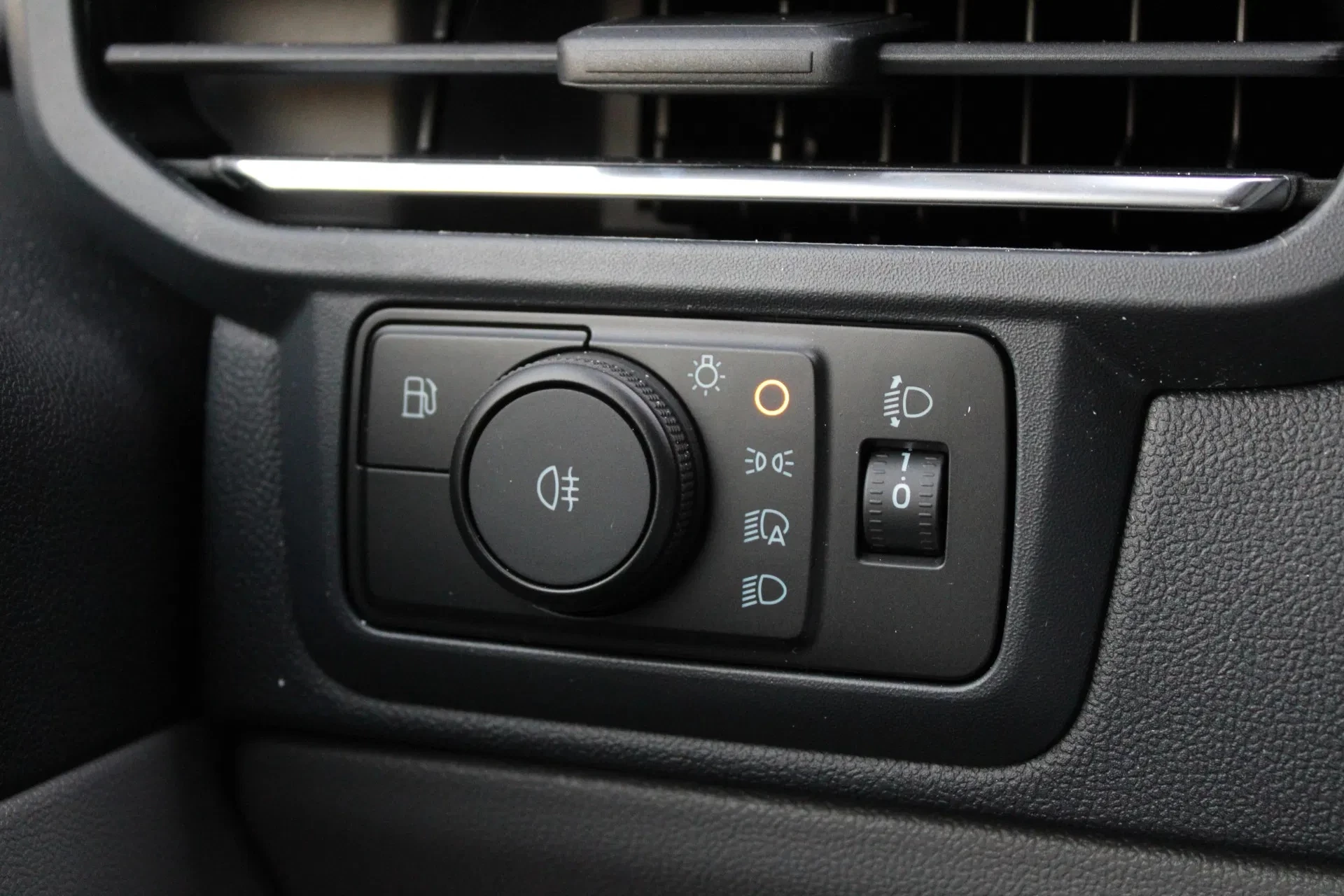 Ford Transit Custom 2025 - 320L 2.5 PHEV 233PK L2H1 Limited 8 Persoons PHEV Automaat imagen 23
