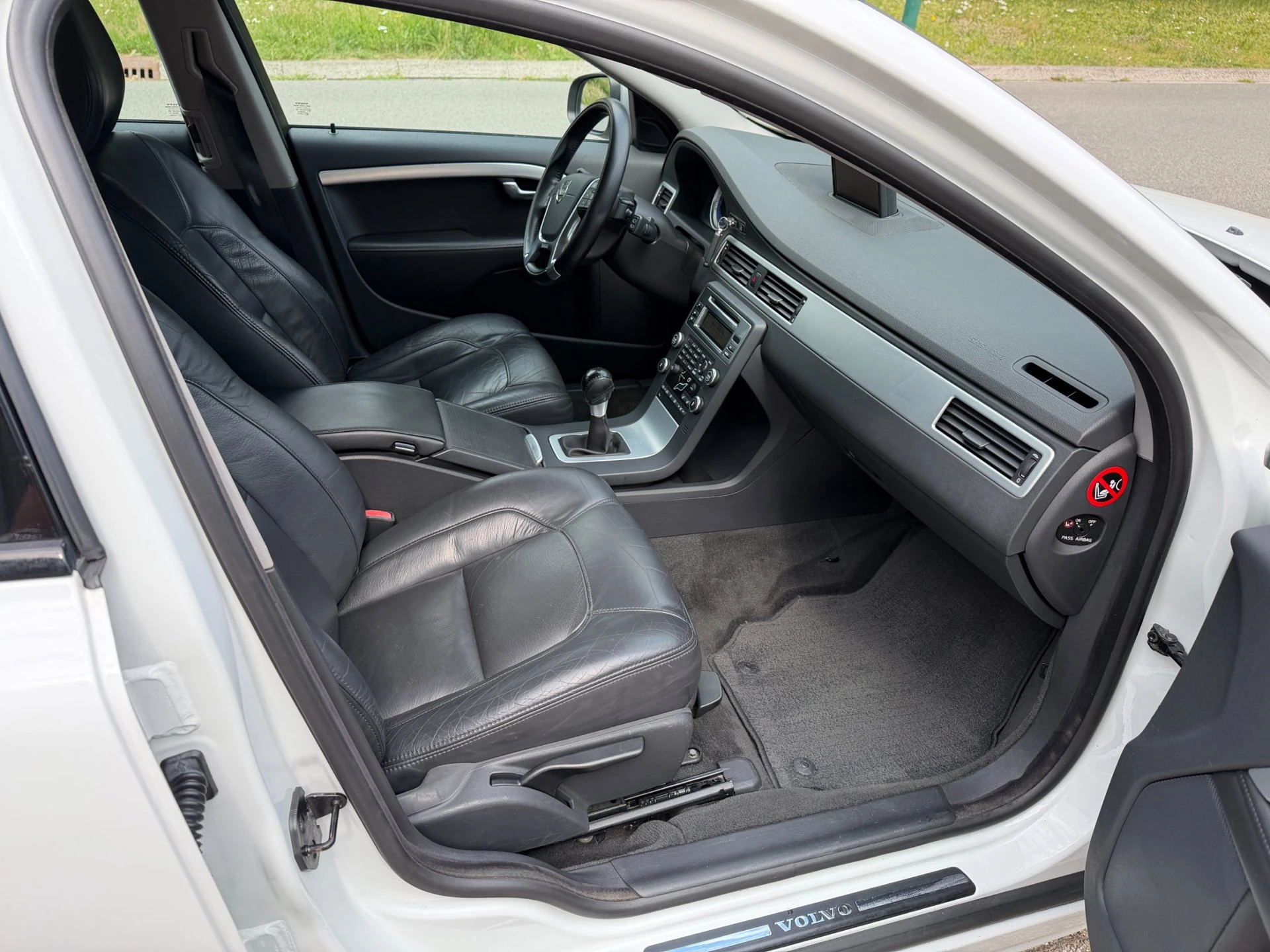 Volvo V70 2011 - 2.0T R-Edition leder int,navi ,trekhaak,apk afbeelding 5