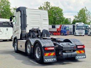 Volvo FH 2020 - 13.500 6x2/4 Low roof - MA chassis - PTO/Hydraulic - Full air bild 5