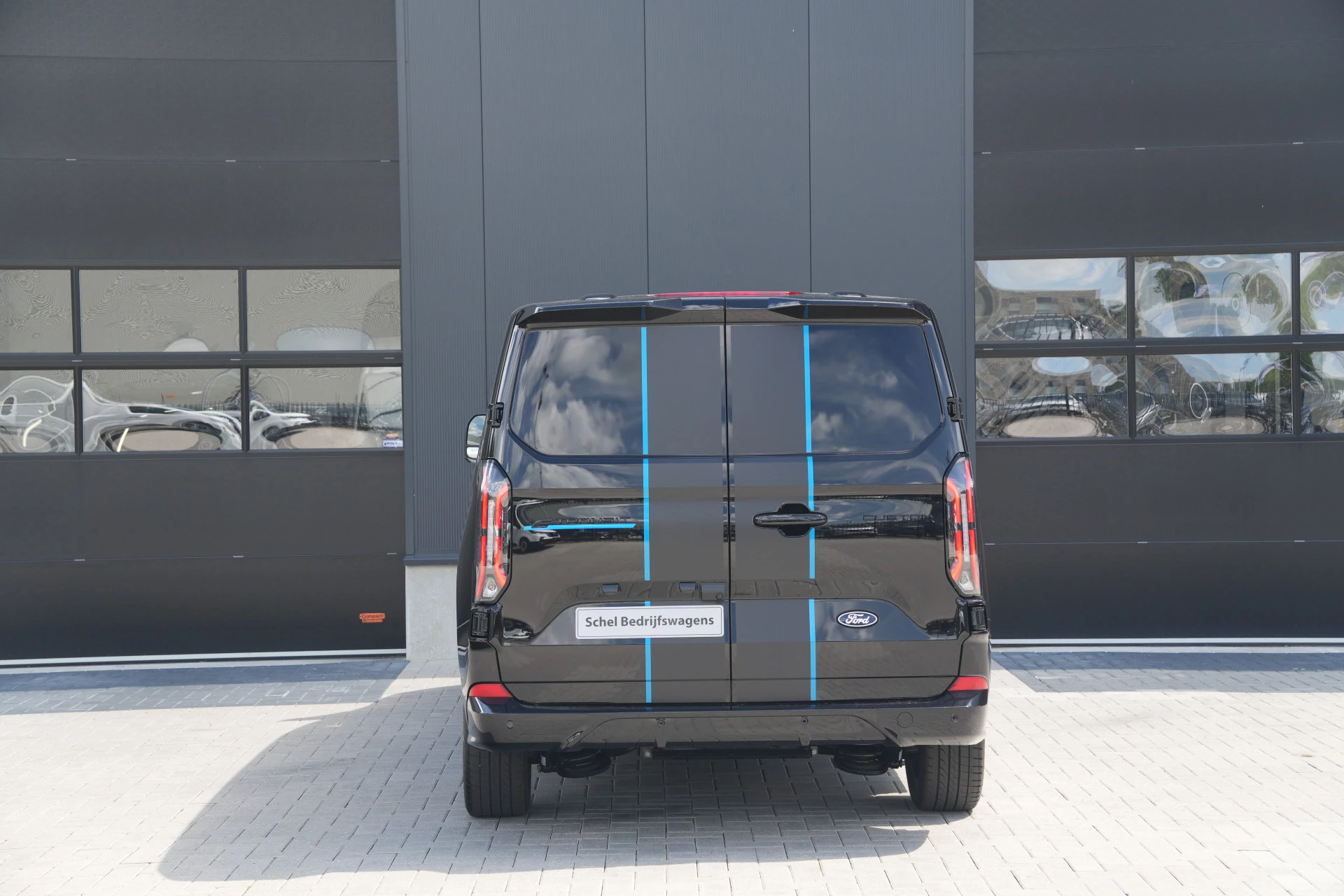 Ford E-Transit Custom 2026 - 340 L2H1 Sport 71 kWh 218pk - ACC - B&O - Navi - Stoel/Stuurverwarming - 360 Camera - Blindspot - Rijklaar afbeelding 6
