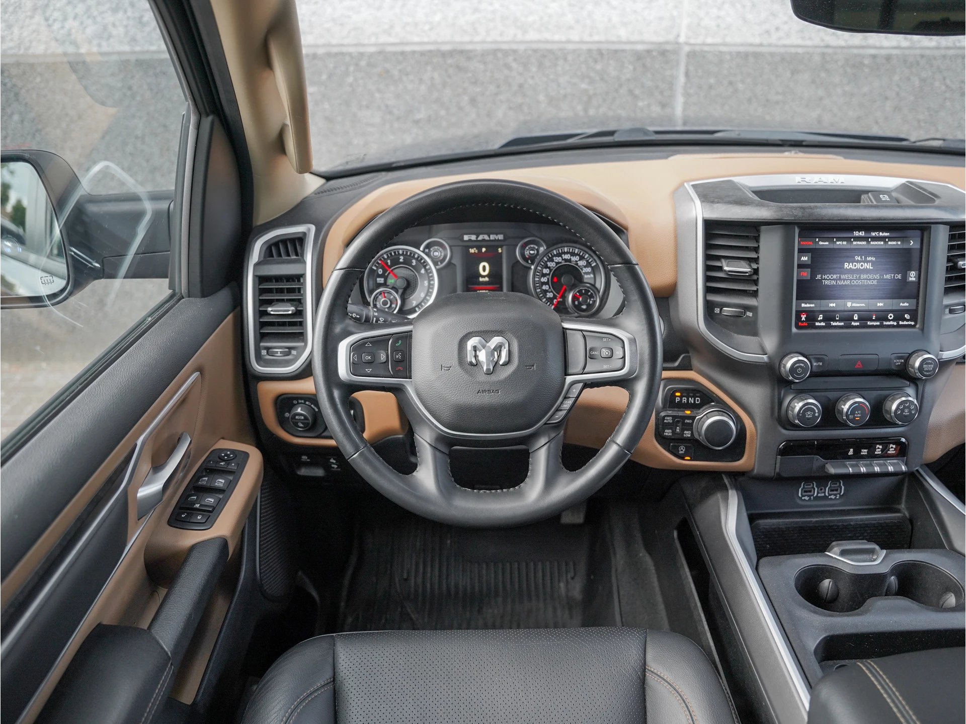 Dodge Ram 1500 2022 - Big Horn Night Edition 3.6L V6 4X4 image 9
