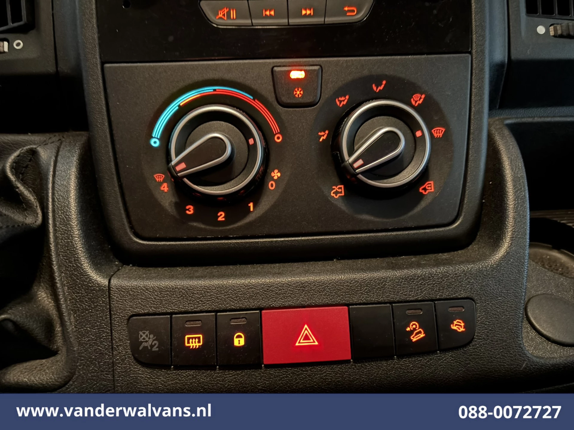 Peugeot Boxer 2022 - 2.2 BlueHDi 141pk Bakwagen 436cm Lang Laadklep Euro6 Airco | Cruisecontrol | 1055kg laadvermogen Bild 5
