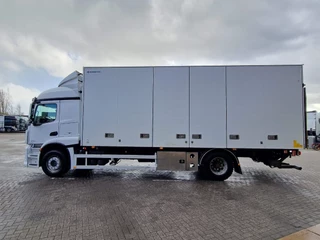 Mercedes-Benz Actros 2017 - 1833 4x2 - Bussbygg box sidedoors - Loadlift - Full air - 5.80 WB image 5