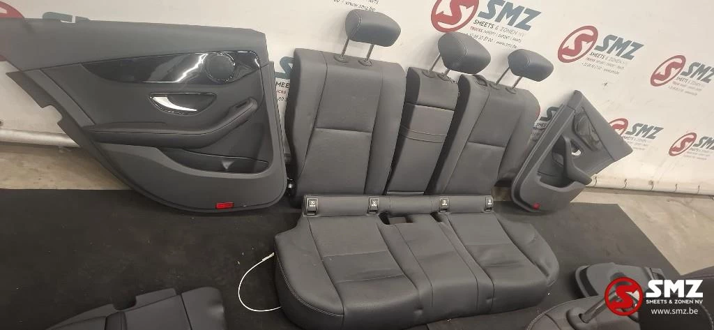 Mercedes-Benz - Occ set interieur met zetels W205 Mercedes Bild 2