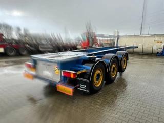 Burg N/A 2003 - 20FT/3-axles / empty weight: 3.290kg / SAF DISC / ADR (EXII, EXII, FL, OX, AT) / LIFTAXLE / NL-Chassis zdjecie 3