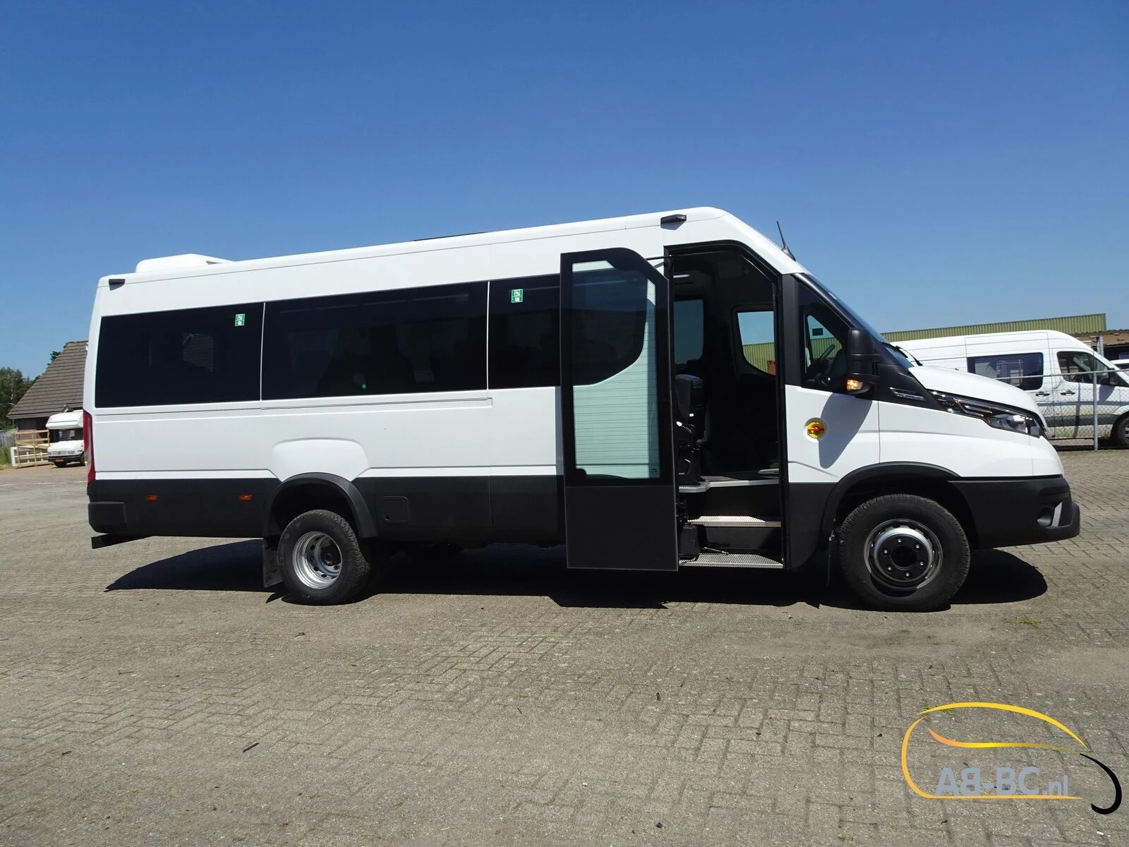 Iveco Daily - 65C18HA8 NEW Automatic 24 seats afbeelding 4