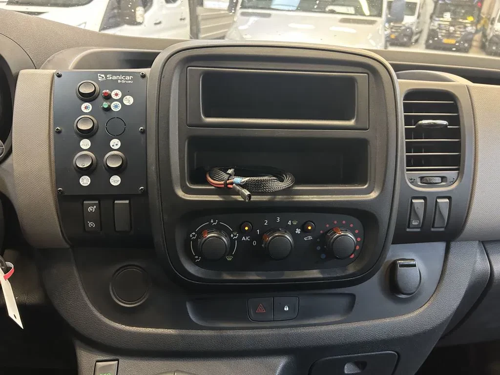 Renault Trafic - 1.6DCI L1H1 Ambulance UNUSED NIEUW Airco Cruisecontrol 3X Op Voorraad nieuw en on gebruikt Bild 24