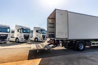 Renault 19 2016 - D19 WIDE 320+HAYON BAR 2 T. image 9