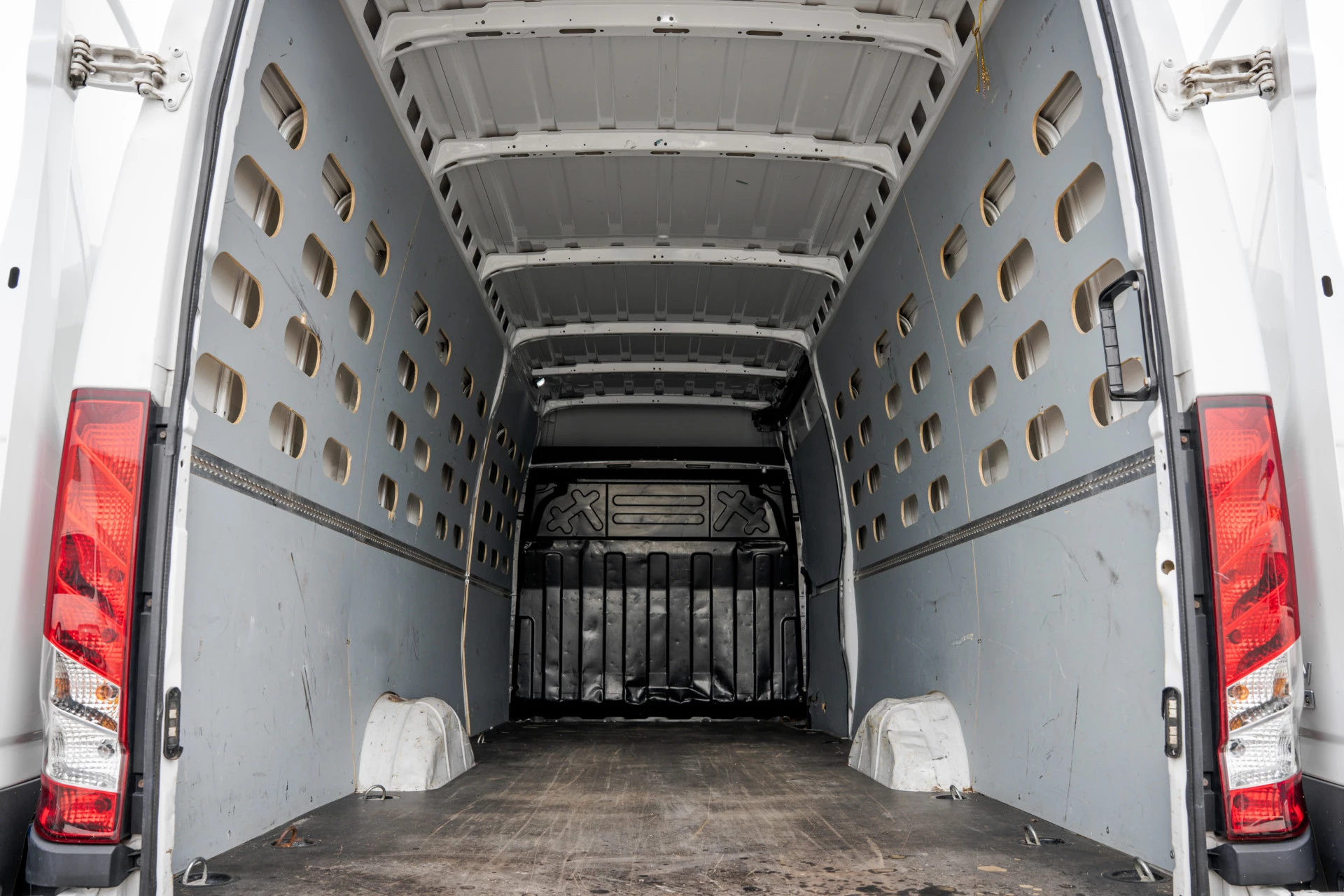Iveco Daily 2021 - 35S14V 2.3 L4H2 | Automaat | 3.5T Trekgewicht | Climate | Cruise | Euro 6 изображение 10