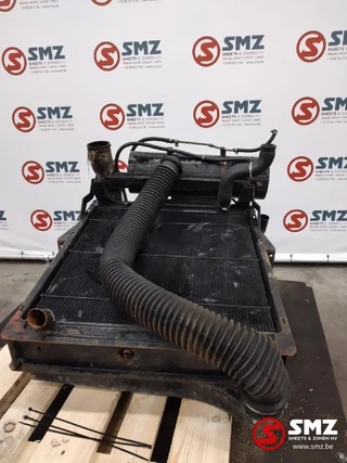 Renault N/A - Occ radiator + expansievat Renault 87cm hoog x 70 bild 2