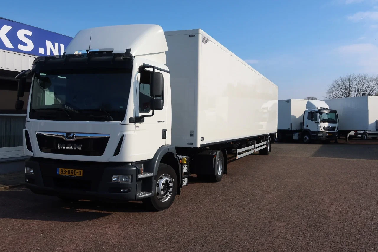 HEIWO TGM 15.290 2020 - Trekker + Heiwo city trailer geïsoleerd + klep 2500 kg afbeelding 3