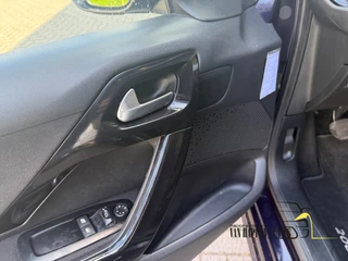 Peugeot 208 2017 - 1.2 PureTech Blue Lion / apk 5-2027 image 15