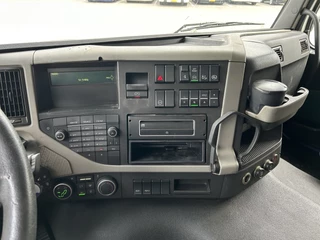 Volvo FM 330 2014 - Globetrotter / 742 dkm image 6