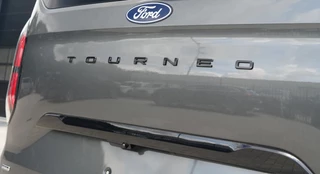 Ford Transit Custom 2026 - 340L 2.5 PHEV 233PK L2H1 Titanium X 8 Persoons PHEV Automaat obrazek 10