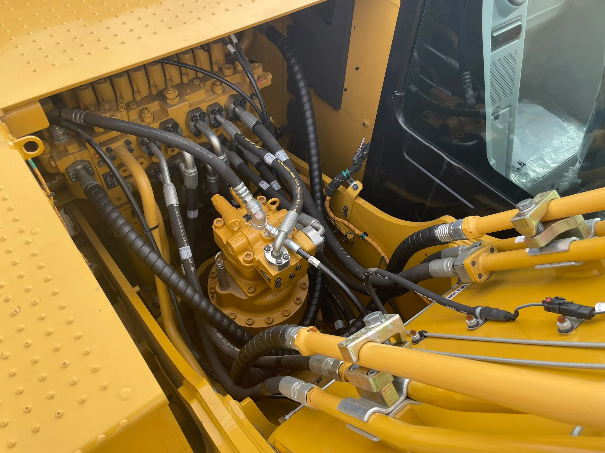 Caterpillar 323D3 2025 Bild 33