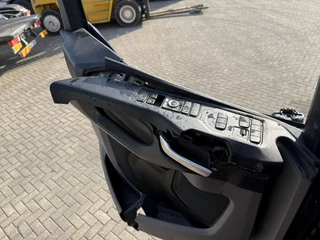 Scania R 2024 - SUPER 420R / ENGINE RUNNING / RETARDER / !!ONLY:164667 KM!! / PARK-COOL / NAVI / LWDS / AUTOMATIC / EURO-6 / 2024 zdjecie 28