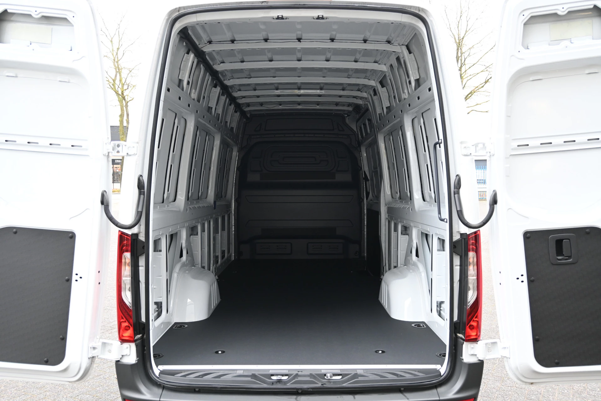 Mercedes-Benz eSprinter 2026 - 320 RWD L3H2 Pro 81kWh zdjęcie 9