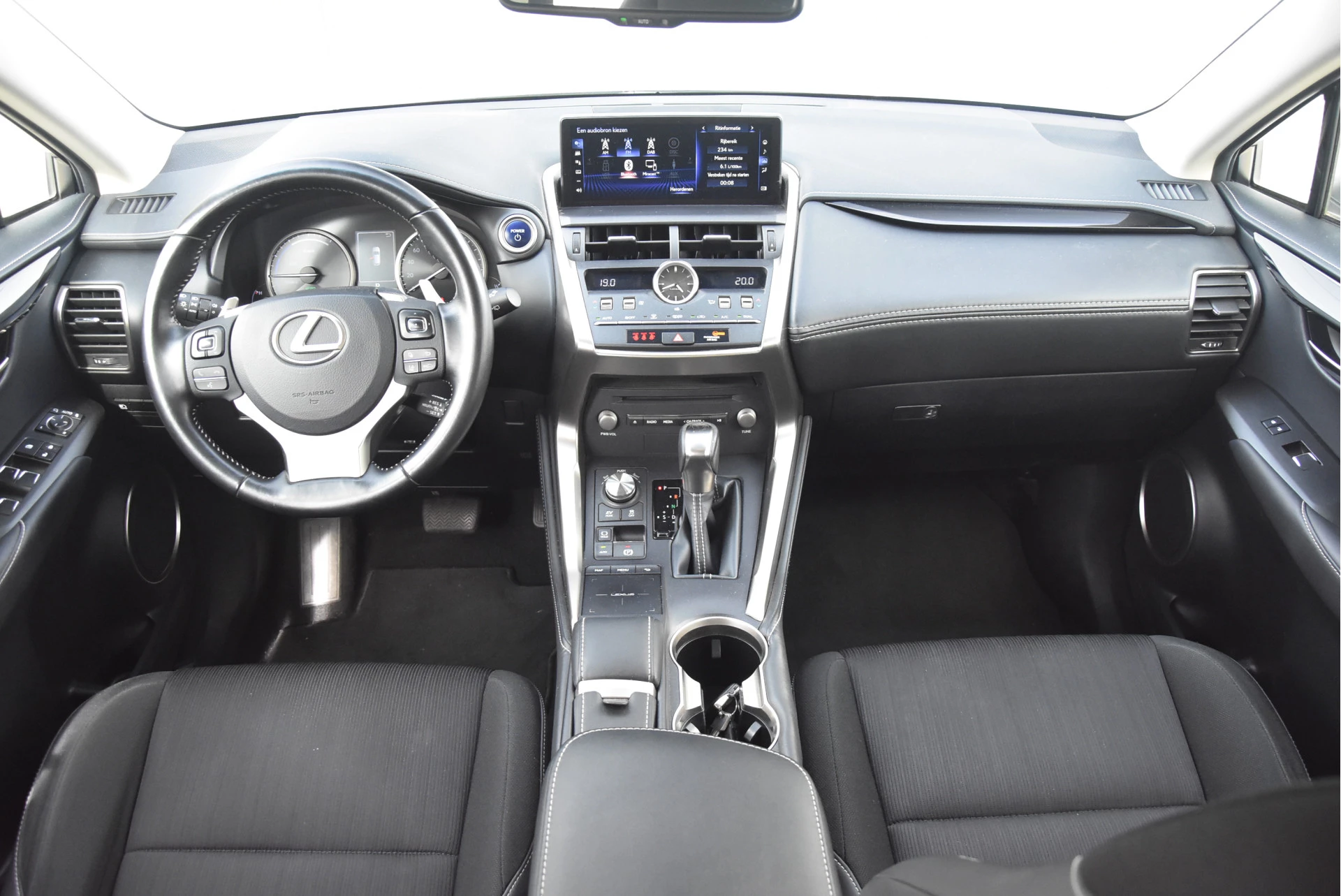 Lexus NX 2018 - 300h AWD | Safety Pack | Trekhaak Bild 3