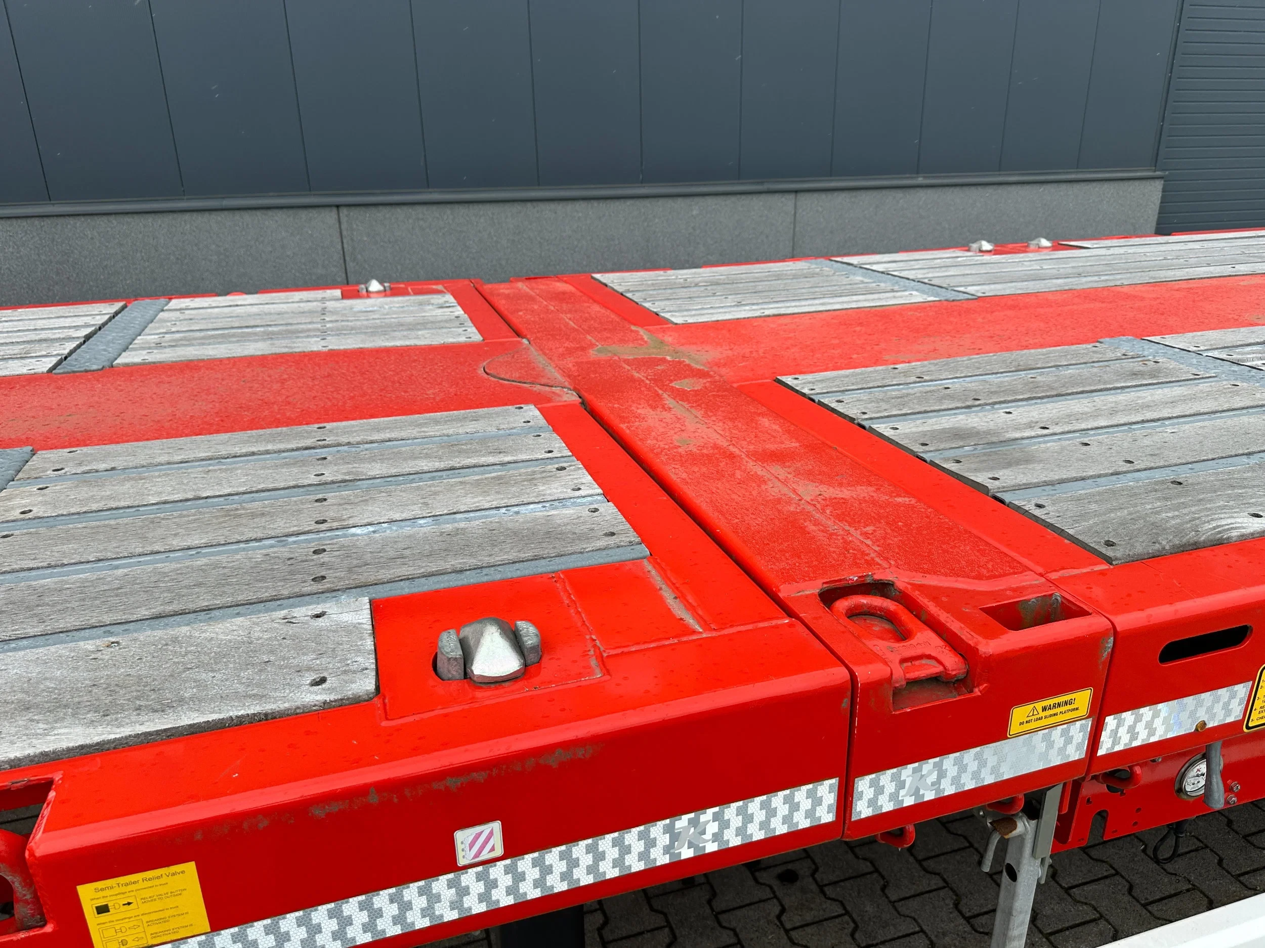 KAESSBOHRER 2026 - new and unused Heavy-Duty flatbed / 690cm extendable / steering axle / lift axle / twistlocks / timberstakes / NL-trailer / APK: 04-2027 obrázek 23