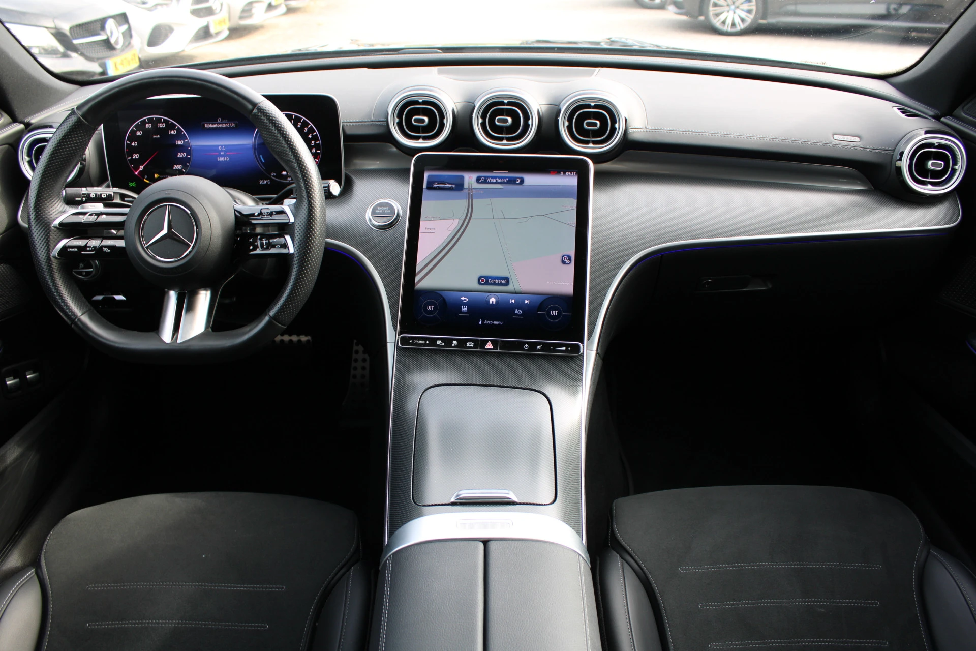 Mercedes-Benz C-Klasse 2023 - Estate 300e AMG Line NIGHT PAKKET DISTRONIC SFEER CARPLAY CAMERA MULTIBEAM 19'' afbeelding 2