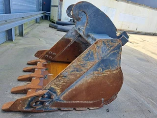 Hyundai - Excavator 140 digging bucket CW30 coupler te koop