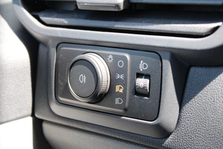 Ford Transit Custom 2024 - 320 2.0 TDCI L2H1 Trend DC 136pk - Carplay - Android - Camera - Trekhaak - LED koplampen - Stoelverwarming - Draadloos laden - Rijklaar image 30