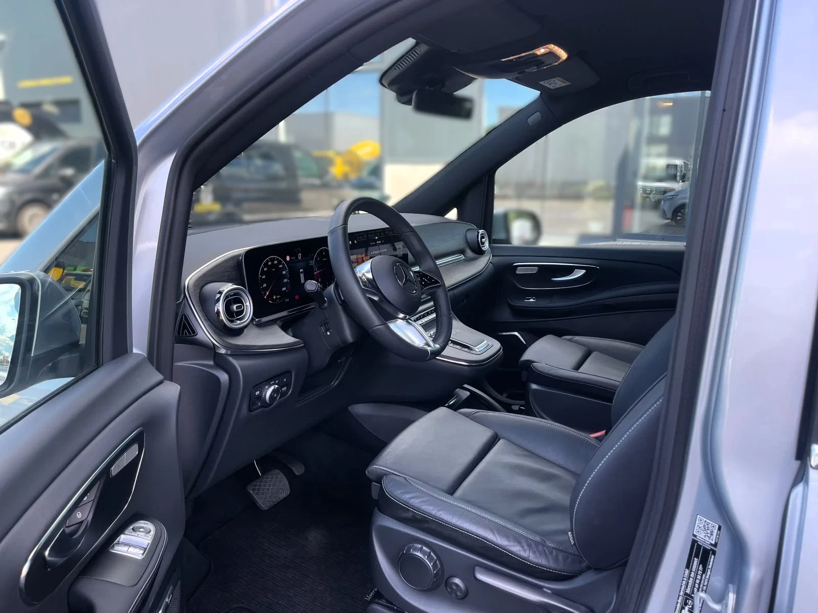 Mercedes-Benz V-Class 2024 - *300d 4Matic**Panoschuifdak*Airco V+A*Burmester*AHK 2,5t*Elektr. schuifdeur L+R*4Matic*Stuurverwarming*Stoelverwarming imagen 3