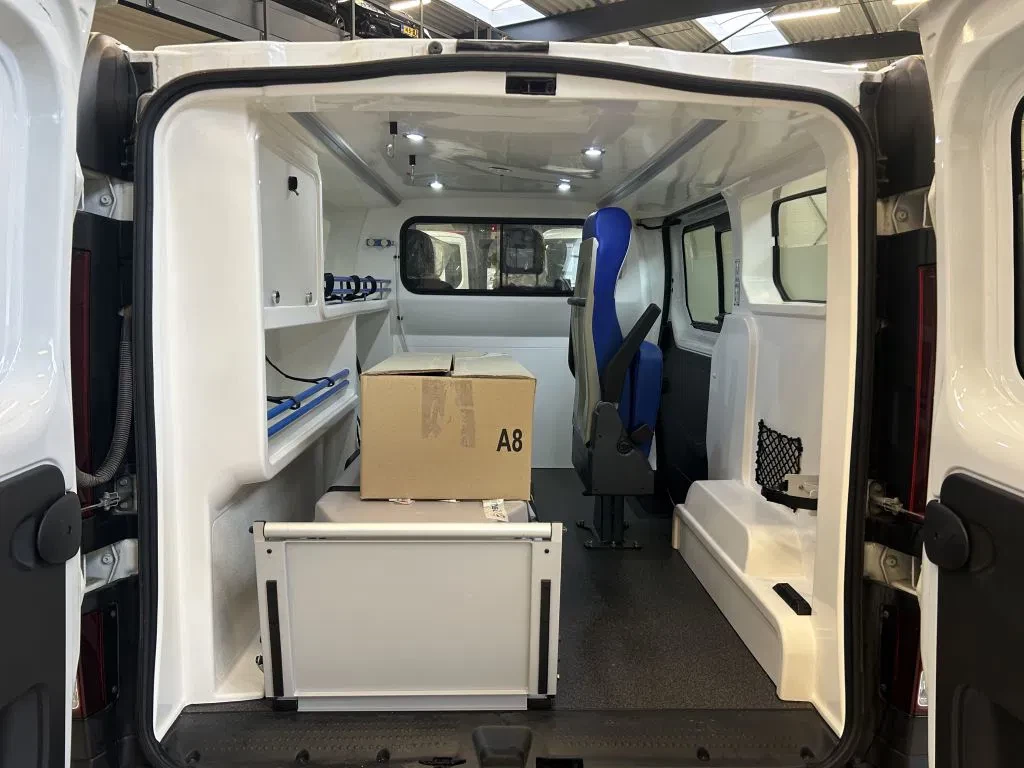 Renault Trafic - 1.6DCI L1H1 Ambulance UNUSED NIEUW Airco Cruisecontrol 3X Op Voorraad nieuw en on gebruikt Bild 10