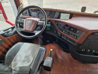 Volvo FH 2020 - 13.540 Globetrotter 6x4 - Lift axle - PTO/Hydraulic - Custom interior - Full air obrazek 23