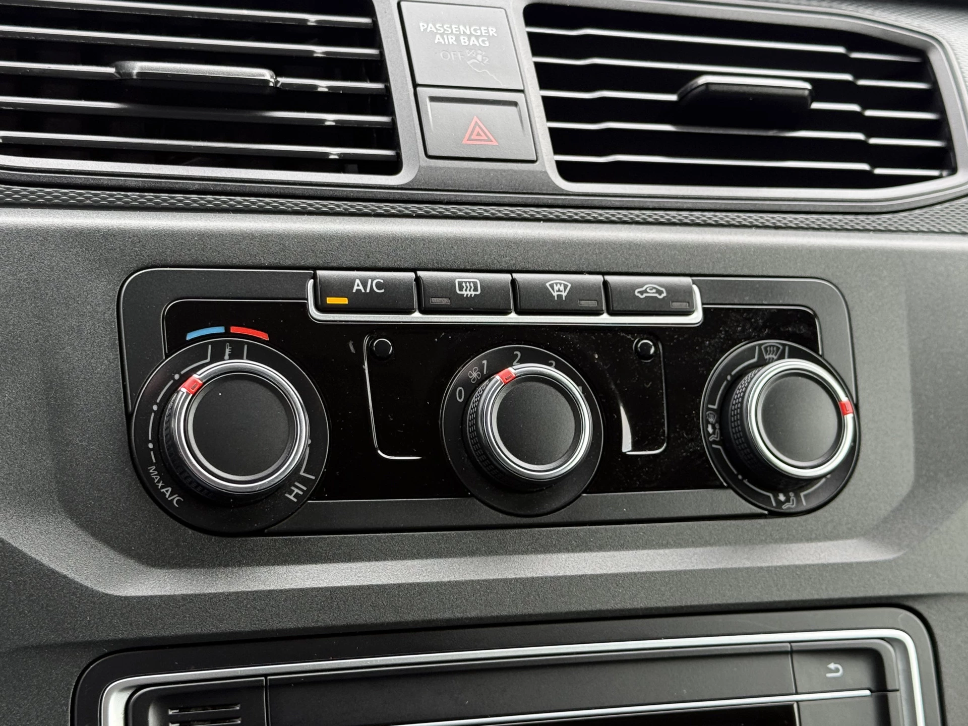 Volkswagen Caddy 2018 - MAXI 2.0 TDI 4-MOTION E6 / L2H1 / MAXI / 4x4 / 1e EIG. / AIRCO / CRUISE / TREKHAAK / INRICHTING 220V zdjęcie 15