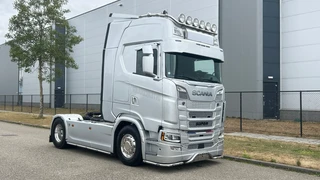 Scania S 2022 - 590S V8 NGS Highline 4x2 | Full air | Park cool | G33 Retarder | bullbar | 2x tank | Leather | Navi afbeelding 2 miniatuur
